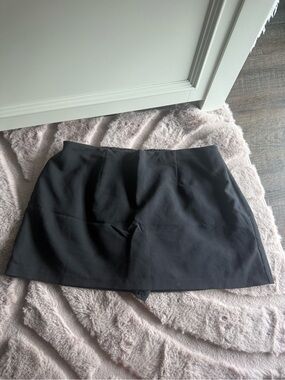 Abercrombie & Fitch Black Scarlett Mini Skirt/Skort with Elastic Waist
